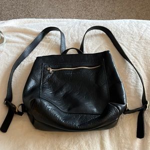 Portland leather Pebble black backpack